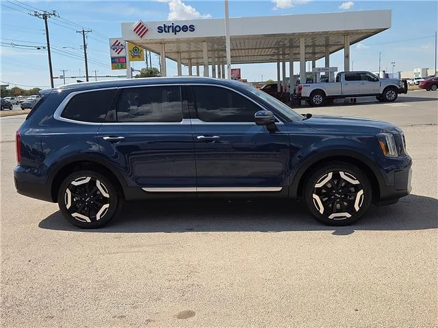 Used 2025 Midnight Lake Blue KIA S Front-Wheel Drive image 4
