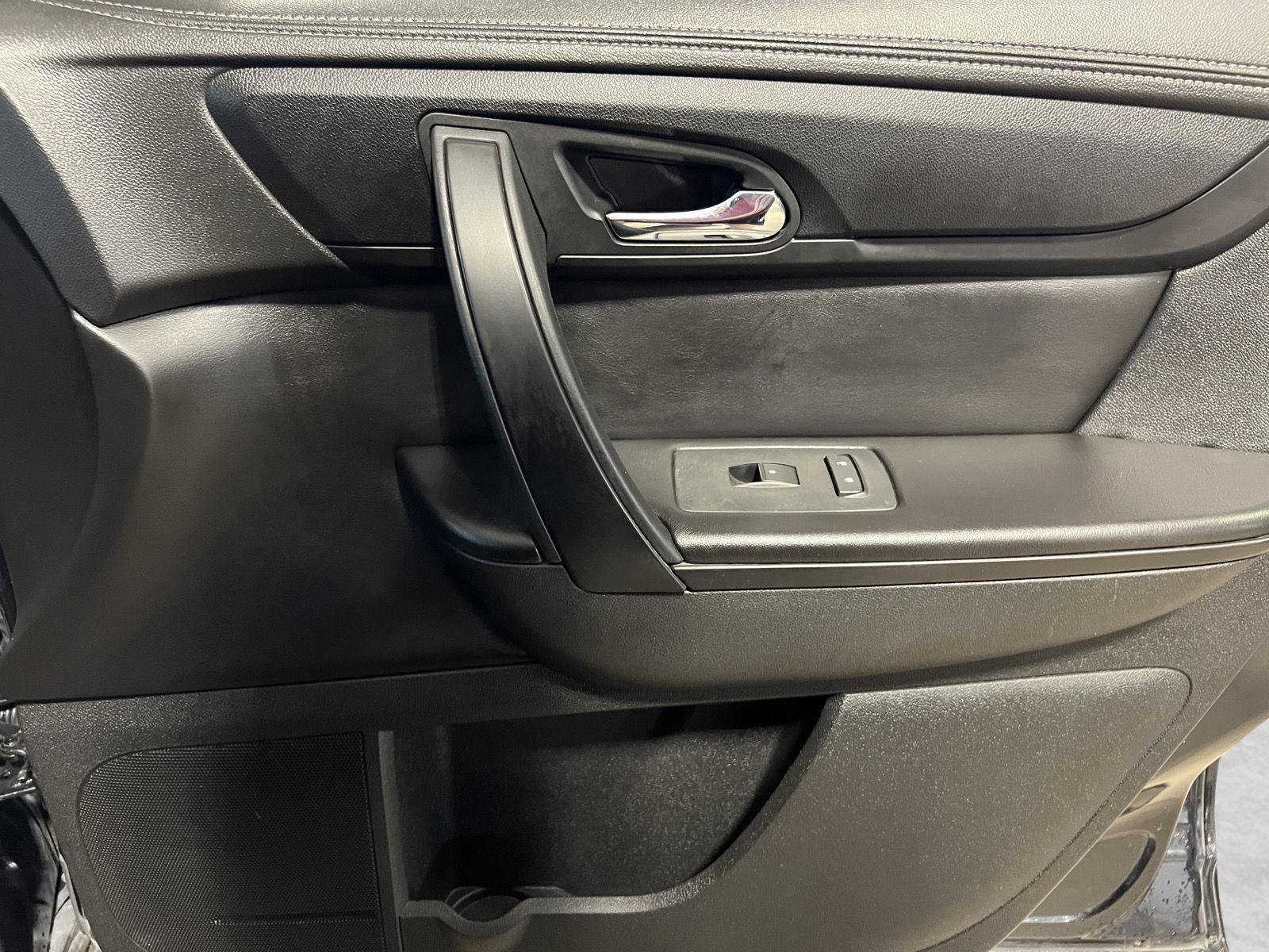 Used 2014 Black Granite Metallic Chevrolet LT image 14