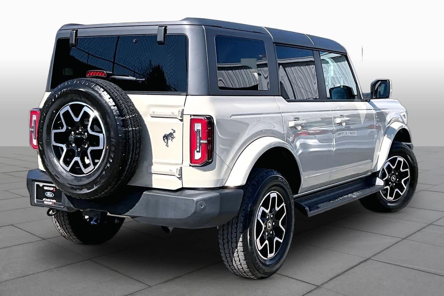 Used 2025 Desert Sand Ford Outer Banks image 13