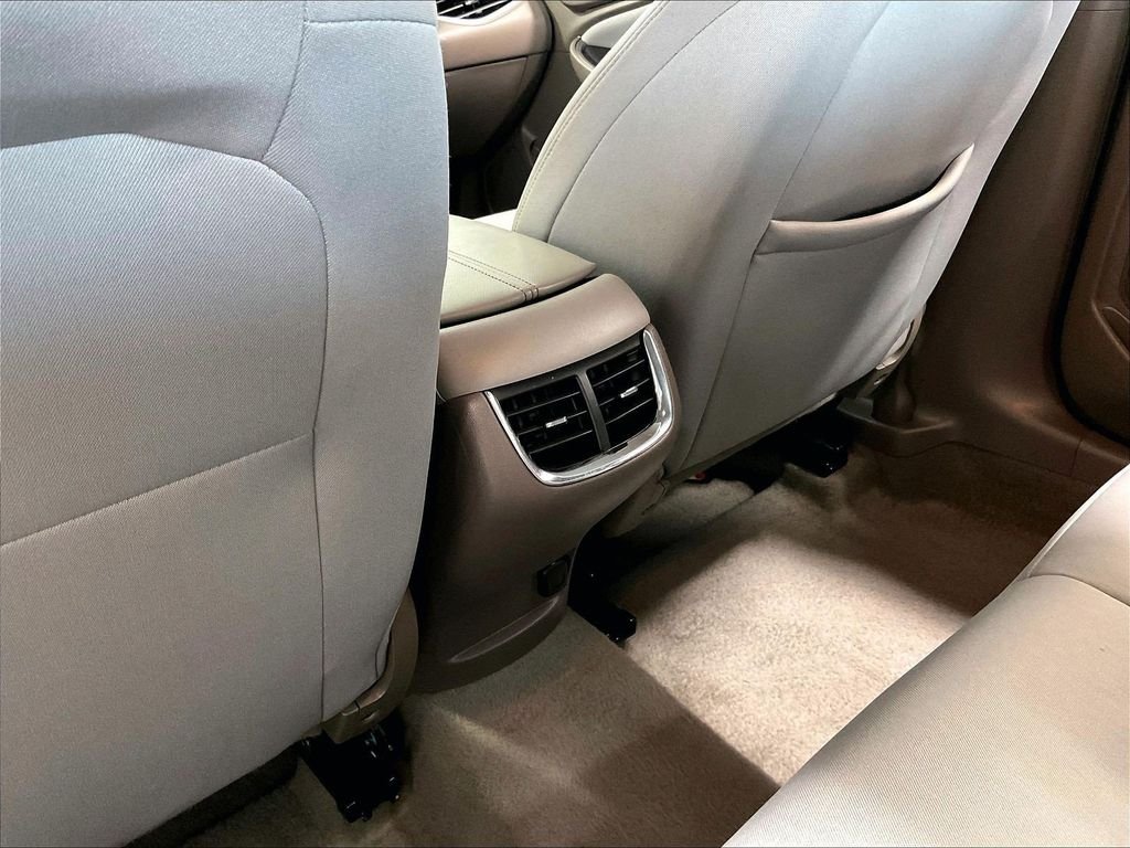 Used 2024 Gray Chevrolet LT image 27