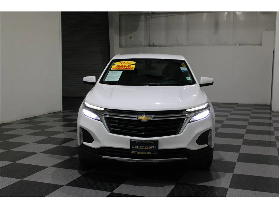 Used 2022 Summit White Chevrolet LT image 2
