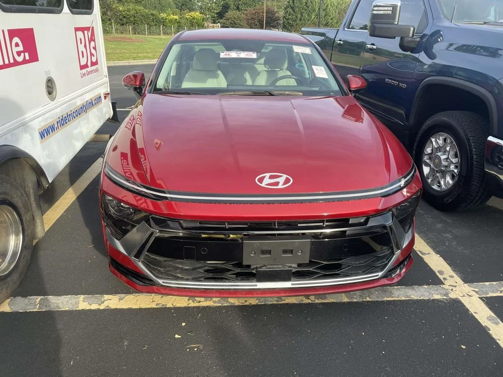 Used 2024 Ultimate red Hyundai SEL image 2