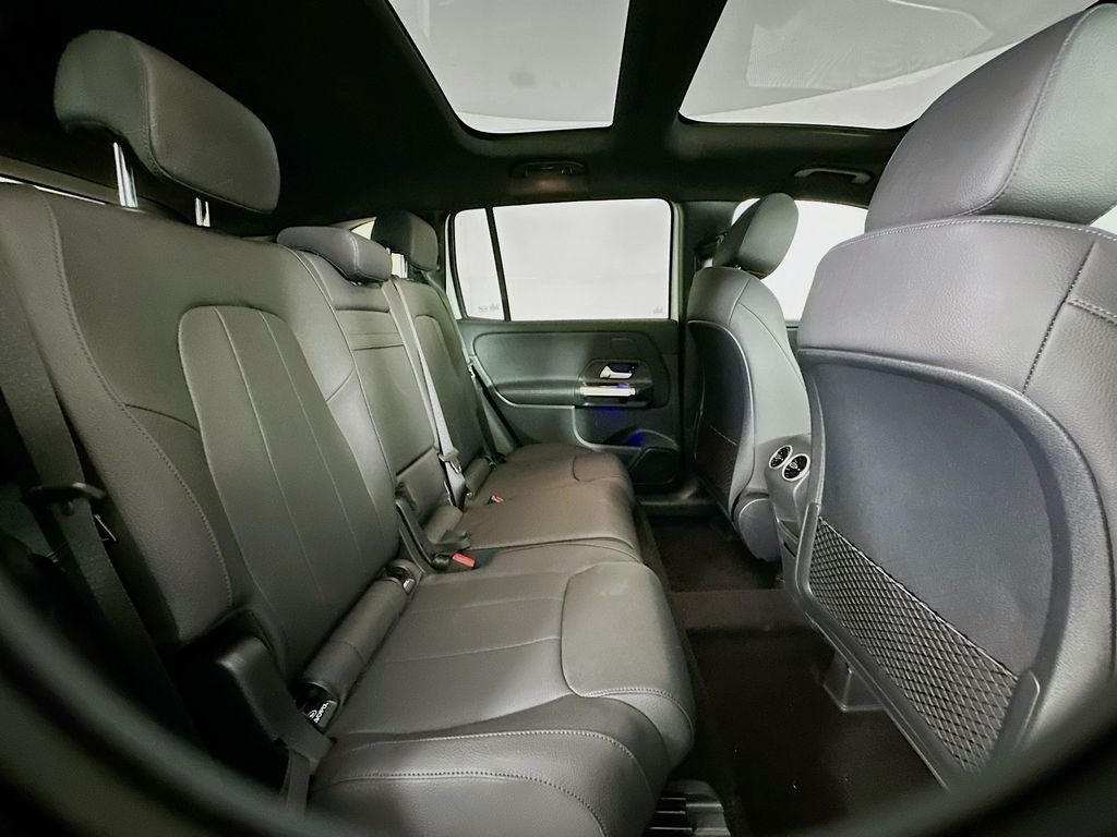 New 2026 Polar White Mercedes-Benz GLB 250 image 28