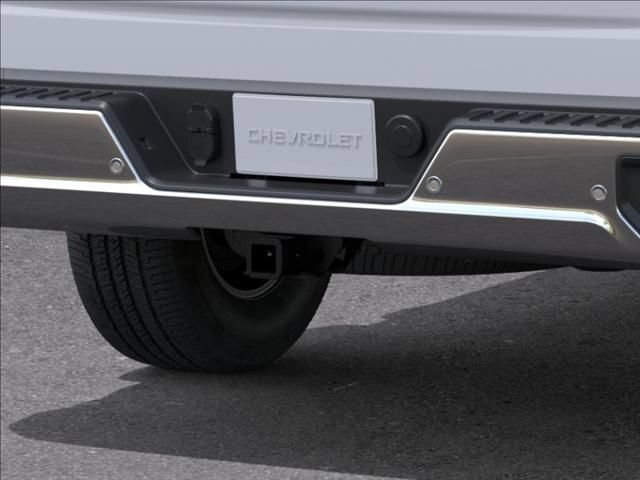 New 2026 Summit White Chevrolet WT image 14