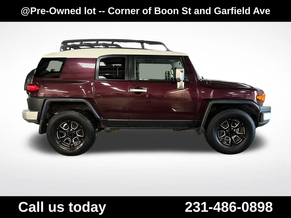 Used 2007 Red Toyota Base image 6