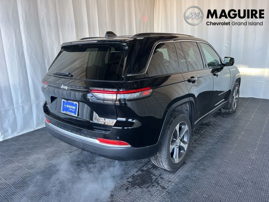 Used 2023 Black Jeep Limited image 27
