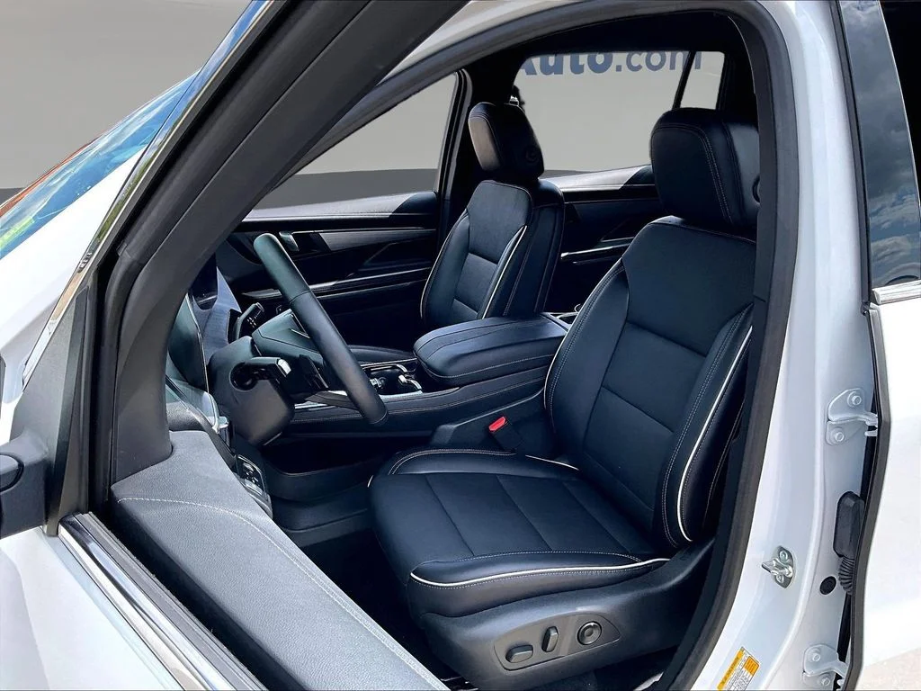 Used 2026 White Buick Preferred image 24