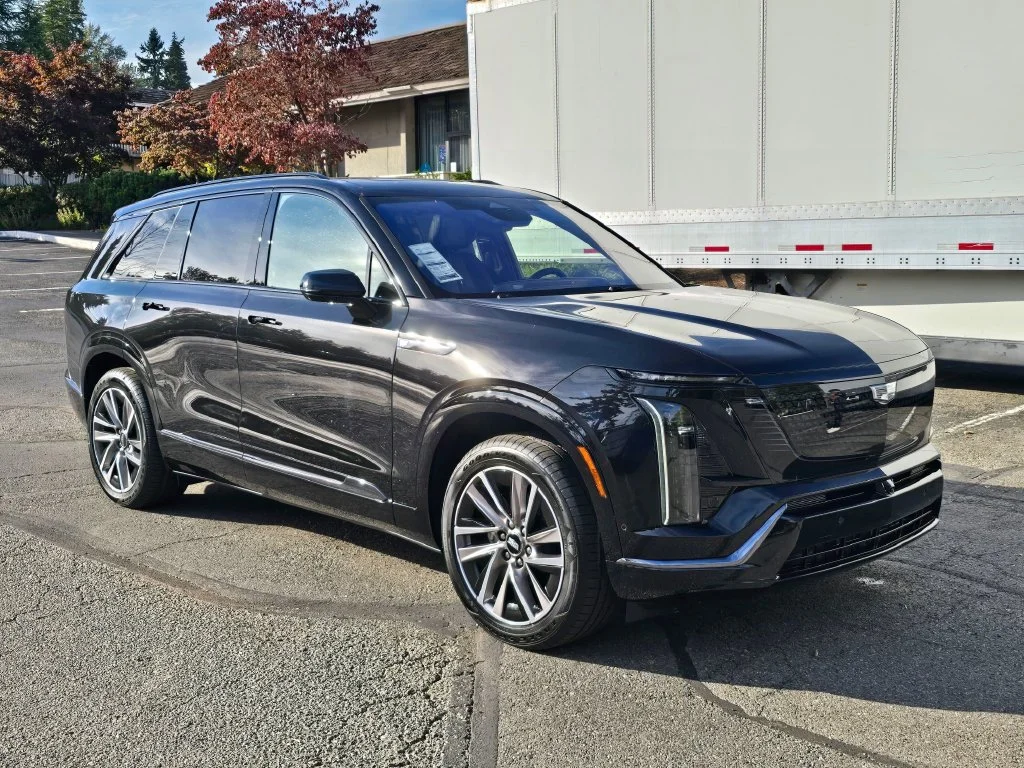 2027 Cadillac VISTIQ Sport - Photo 7