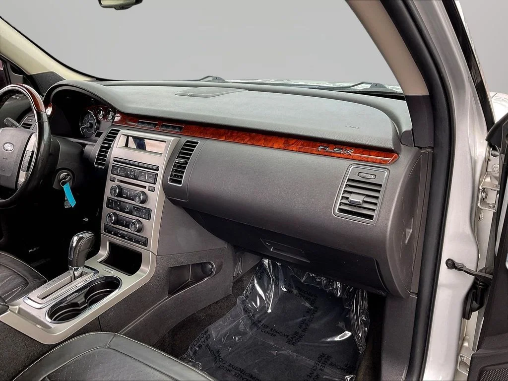 Used 2012 Silver Ford Limited image 27