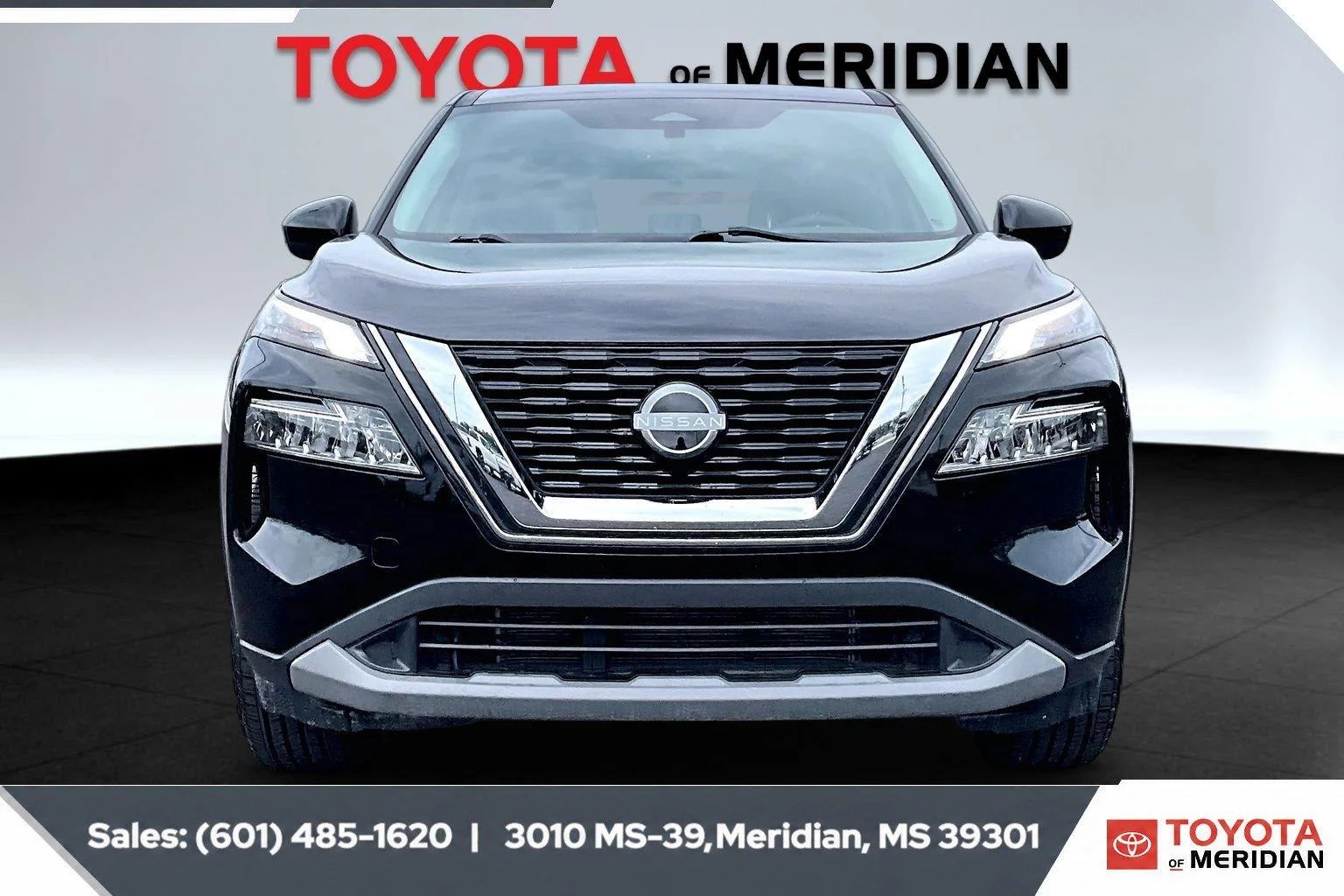 Used 2023 Super Black Nissan SV image 3