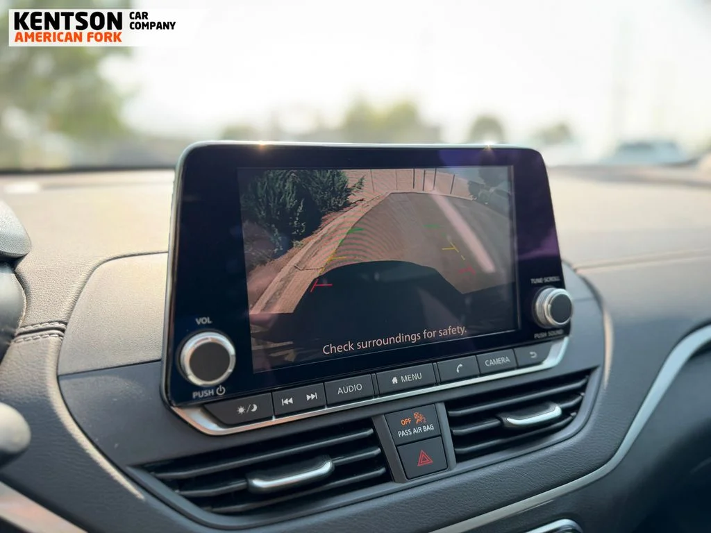 Used 2019 Black Nissan 2.5 SV image 24