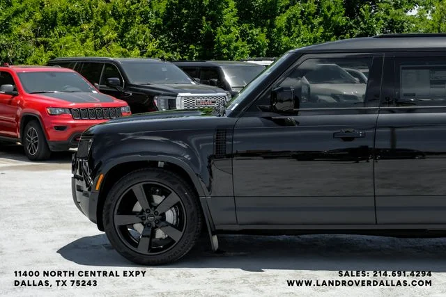 New 2026 Santorini Black Land Rover S image 10