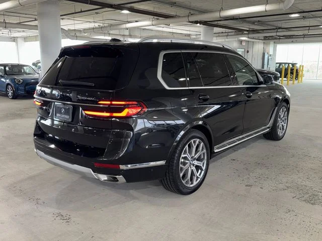 2026 BMW X7 40i - Photo 8