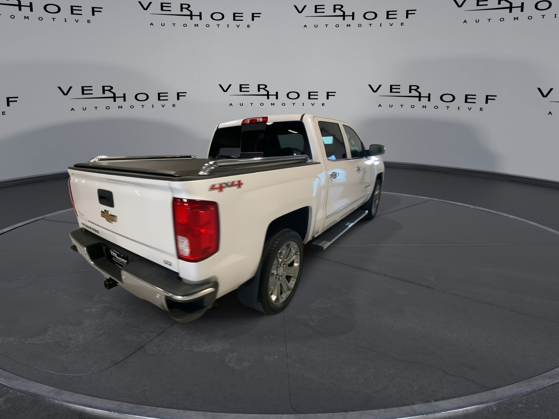 Used 2017 IRIDESCENT PEARL TRICOAT Chevrolet LTZ image 8