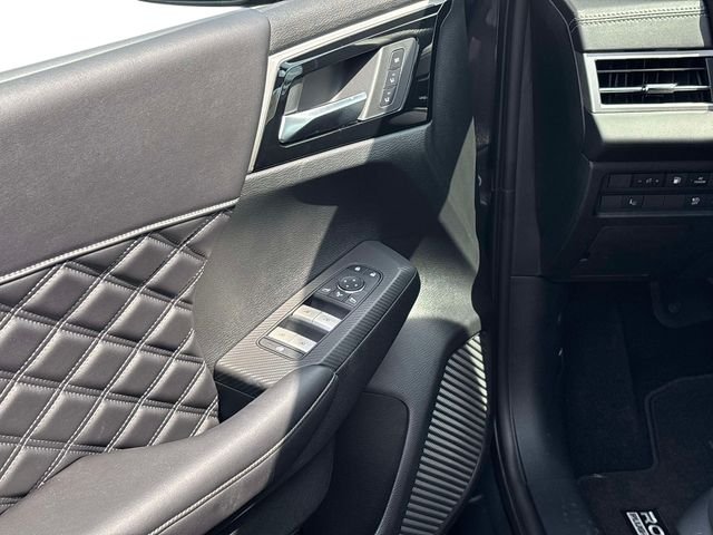 Used 2026 Gray Nissan Platinum image 39