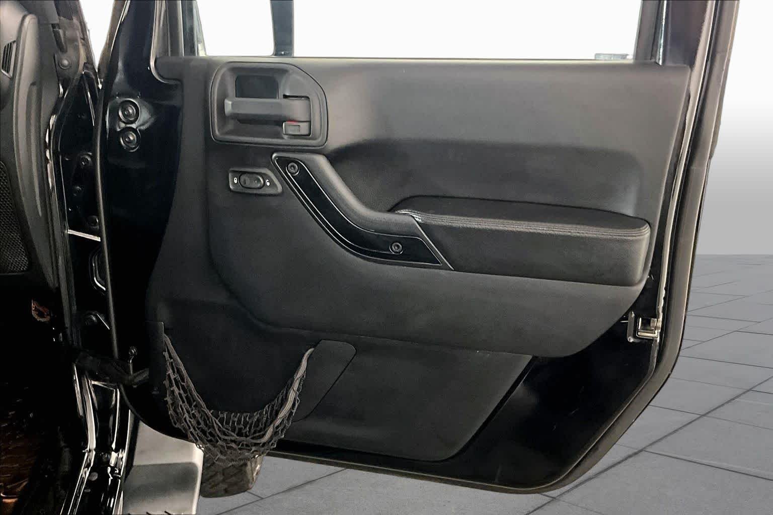 Used 2014 Black Clearcoat Jeep Altitude image 21