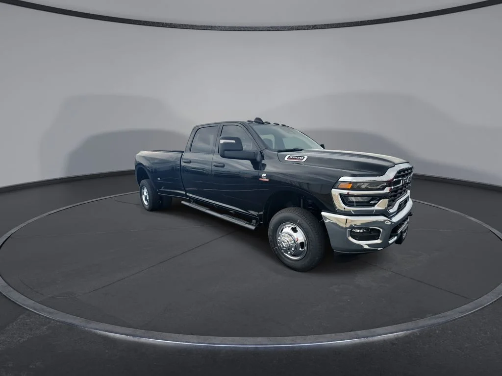 New 2026 Diamond Black Crystal Pearl-Coat Exterior Paint RAM Tradesman image 2