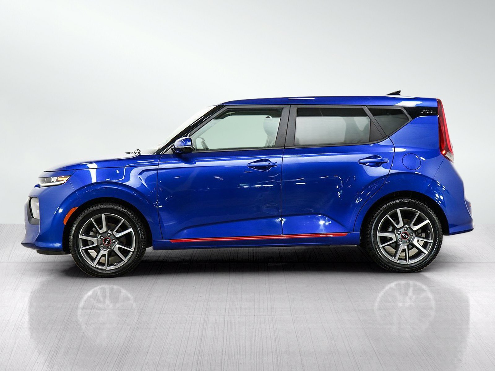 Used 2020 Kia Soul GT-Line Turbo with VIN KNDJ53AF8L7064695 for sale in South Saint Paul, Minnesota