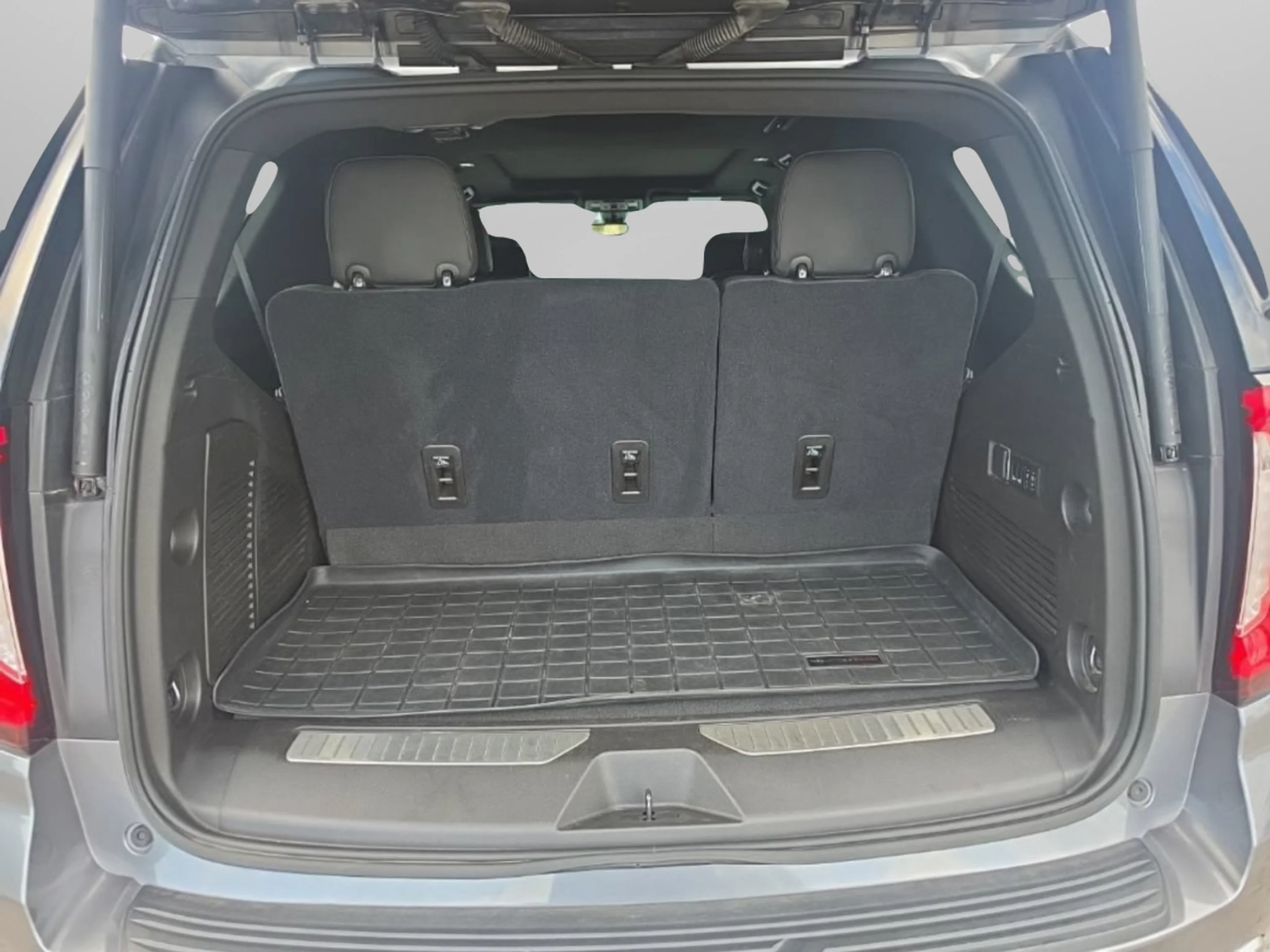 Used 2021 SATIN STEEL METALLIC GMC Denali image 9