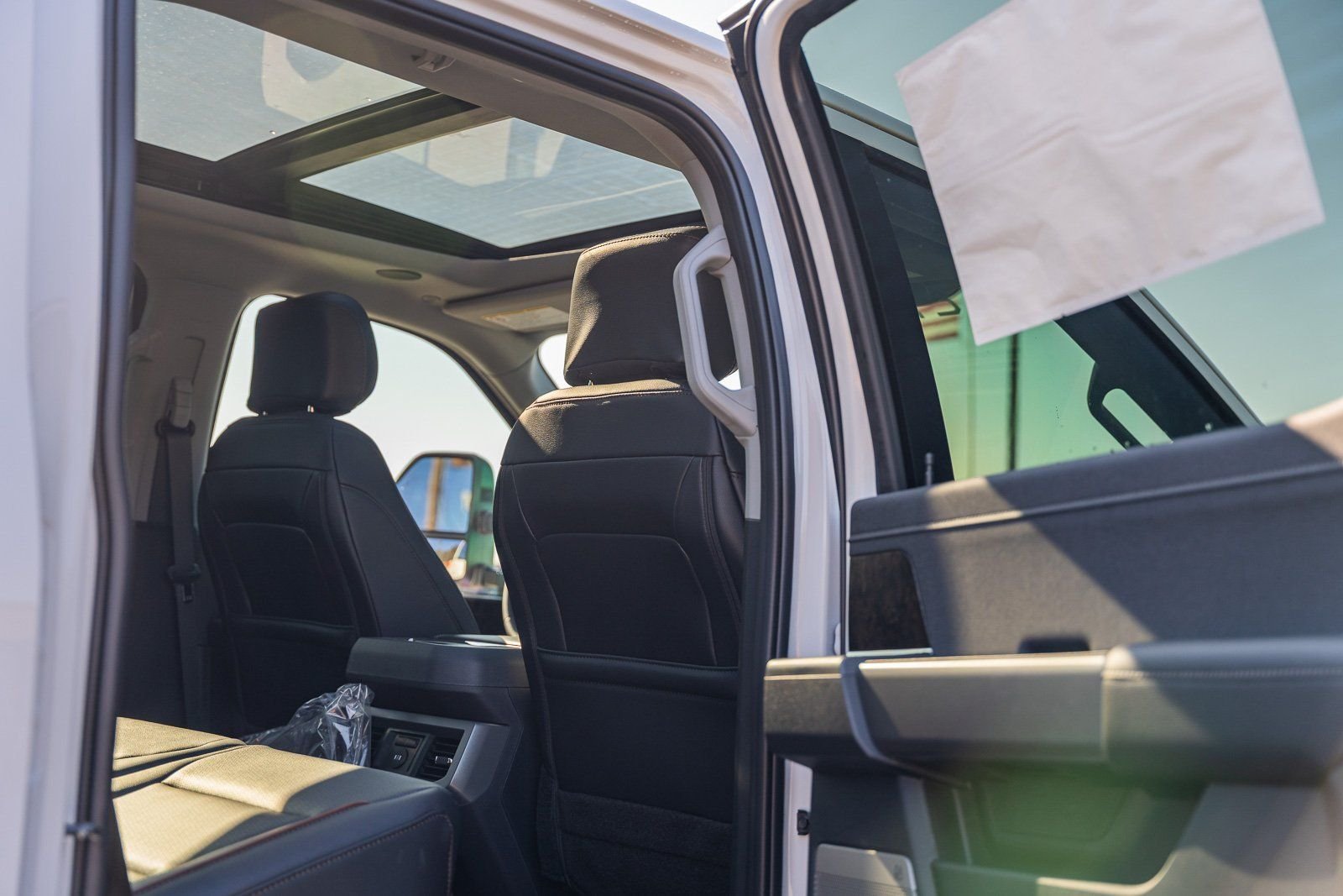 New 2026 Oxford White Ford F-250® Lariat® image 18