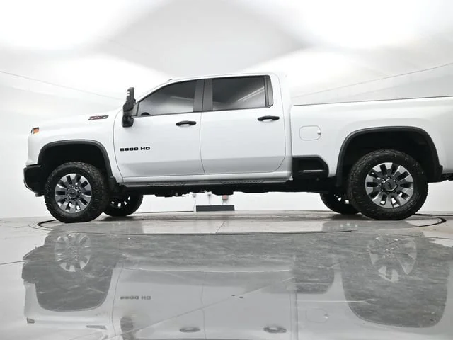 Used 2024 Summit White Chevrolet Custom image 25