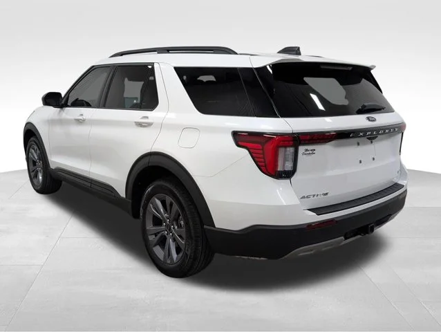 New 2026 Star White Metallic Tri-Coat Ford Active image 50