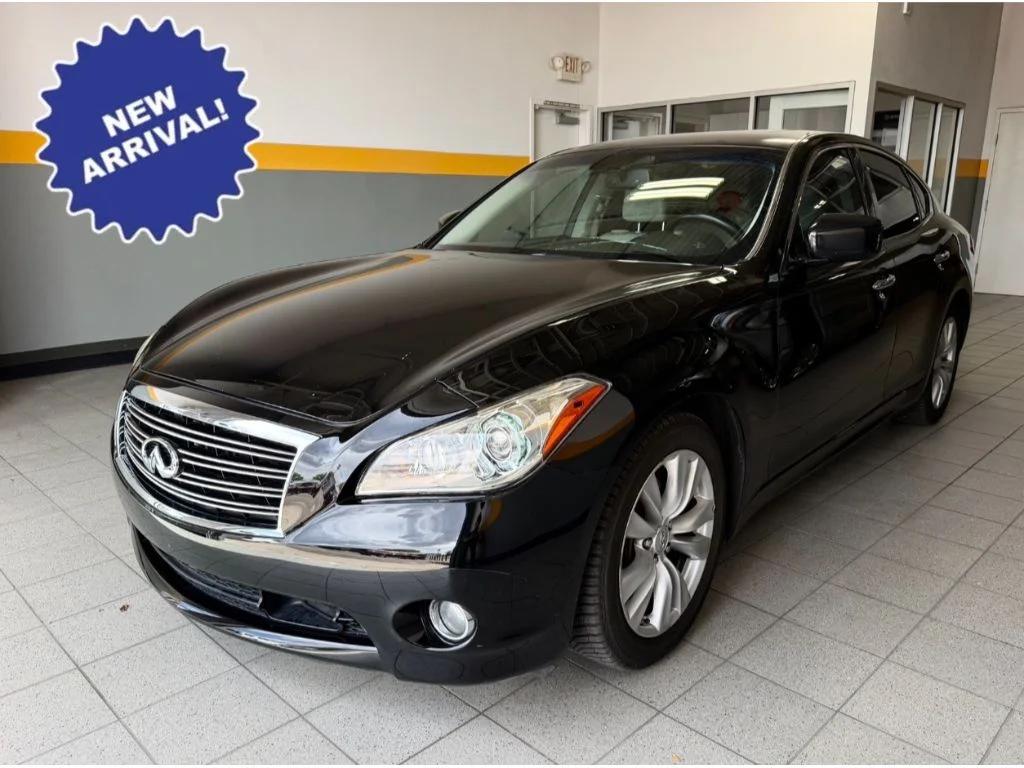 Used 2011 Black Obsidian INFINITI Base image 1