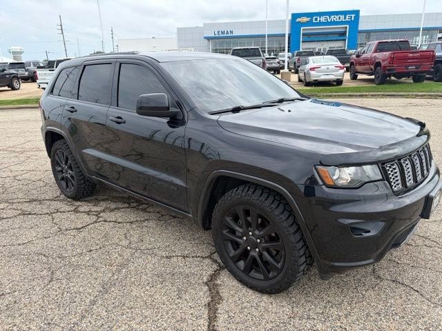 Used 2017 Jeep Grand Cherokee Altitude with VIN 1C4RJFAG4HC894386 for sale in Bloomington, IL