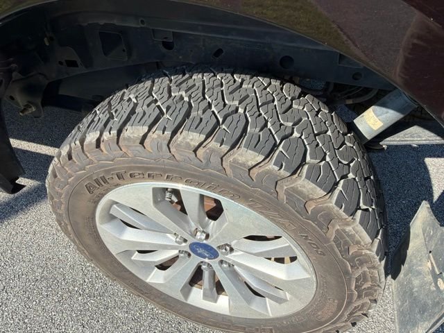Used 2018 Magma Red Ford XL image 15