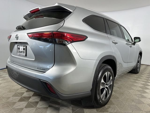 Used 2023 Silver Toyota XLE image 12