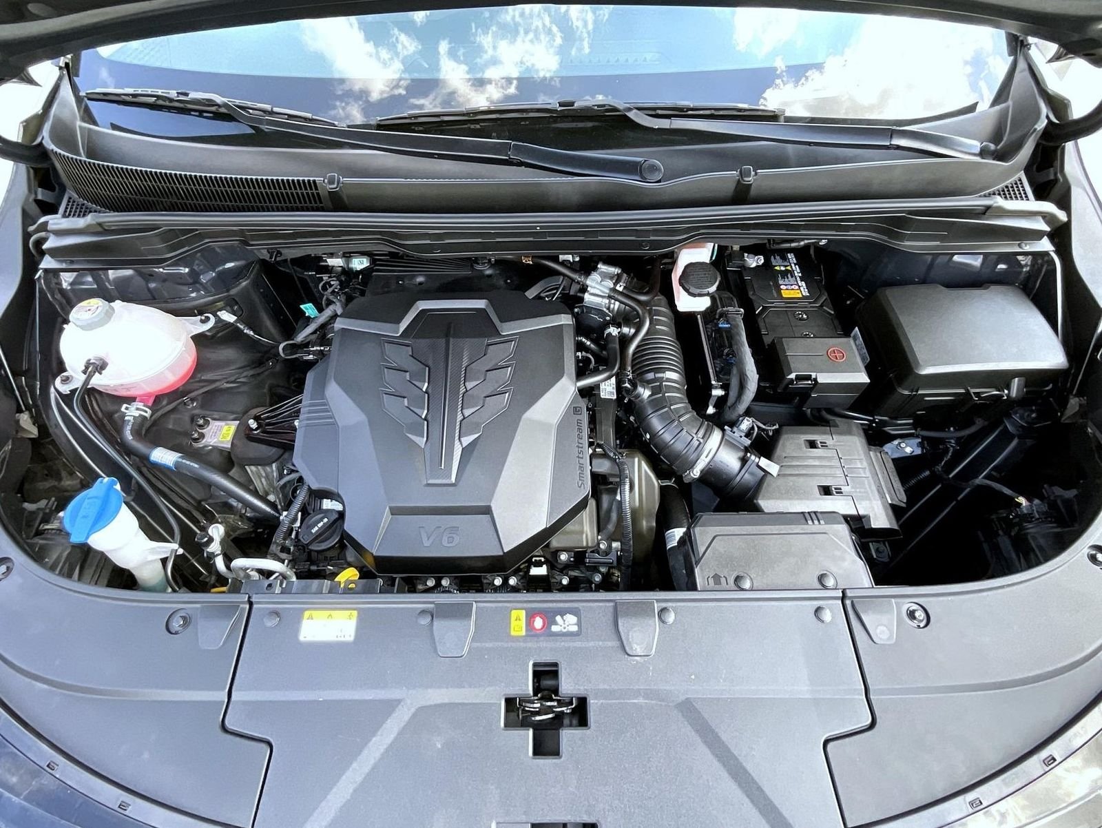 Used 2025 Black Kia LXS image 26