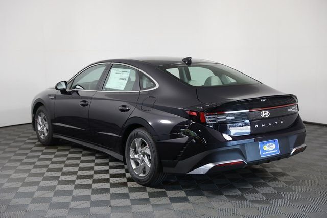 New 2026 Blue Hyundai SE image 24