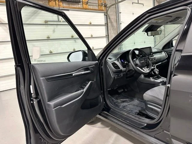 Used 2023 Black Kia LX image 12