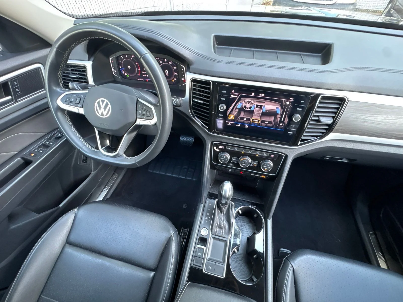 Used 2023 Deep Black Pearl Effect Volkswagen 3.6L V6 SE w/Technology image 37