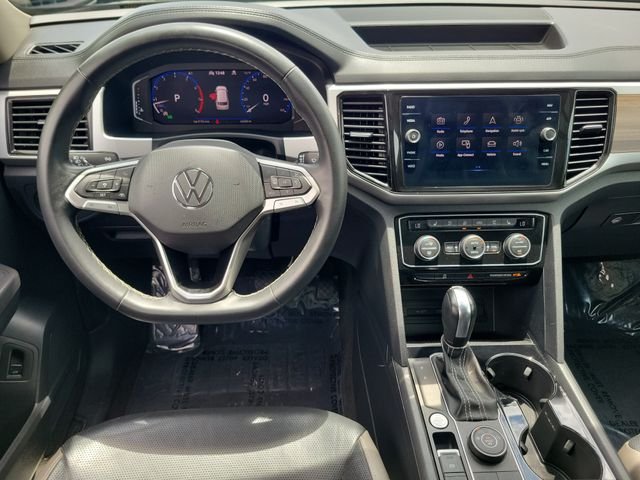 Certified Used 2021 Deep Black Pearl Effect Volkswagen SEL Premium image 4