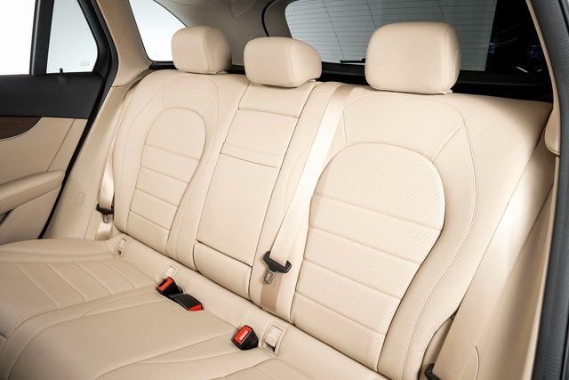 2022 Mercedes-Benz GLC GLC300 - Photo 22