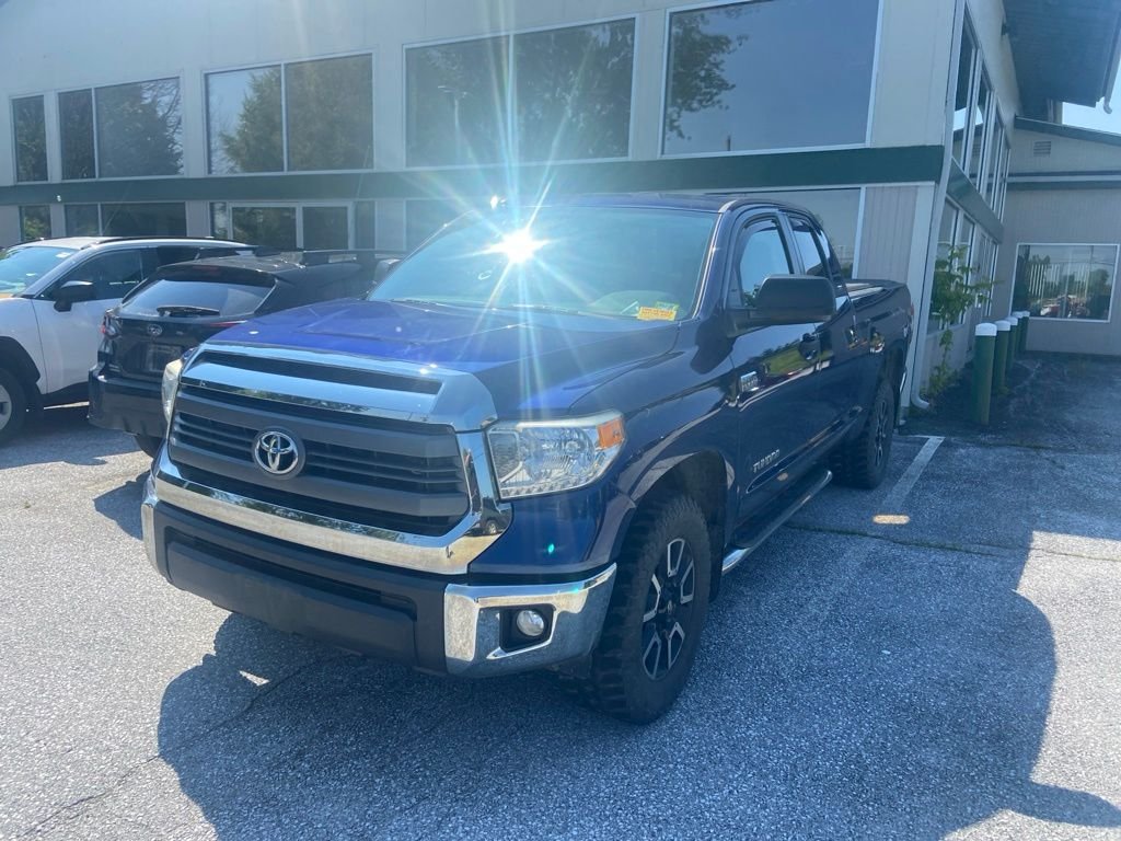 Used 2014 Blue Ribbon Metallic Toyota SR5 image 3