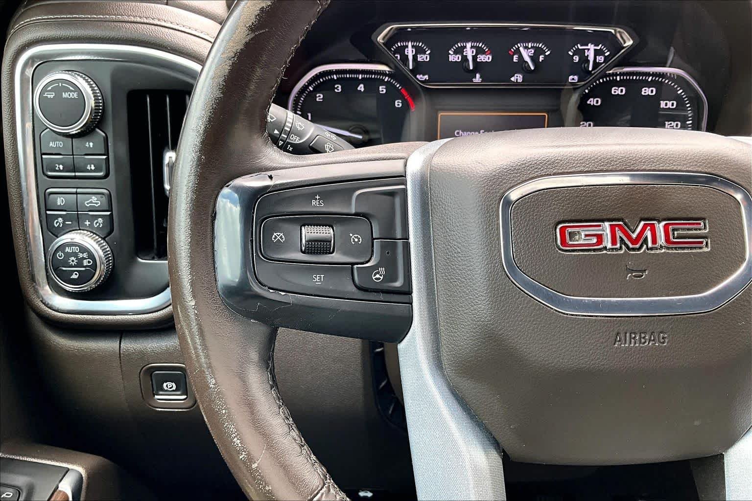 Used 2021 White Frost Tricoat GMC SLT image 25