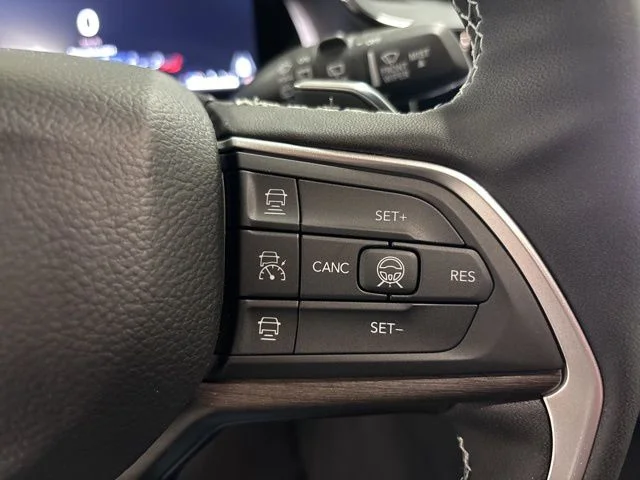 New 2026 Silver Zynith Exterior Paint Jeep Altitude image 19
