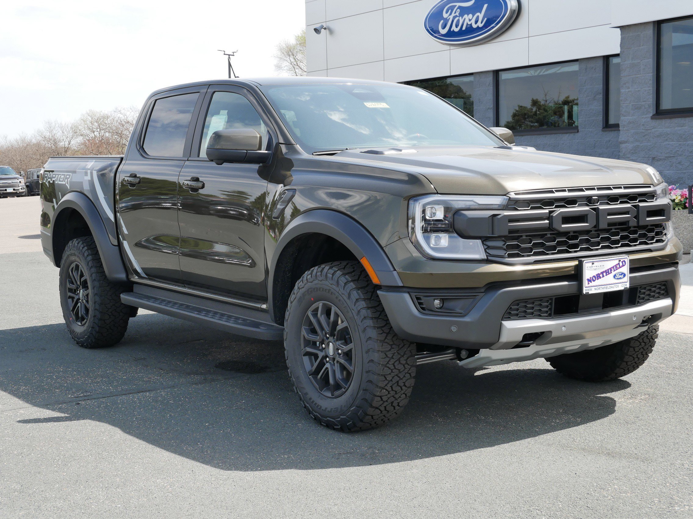 View vehicle photo 2