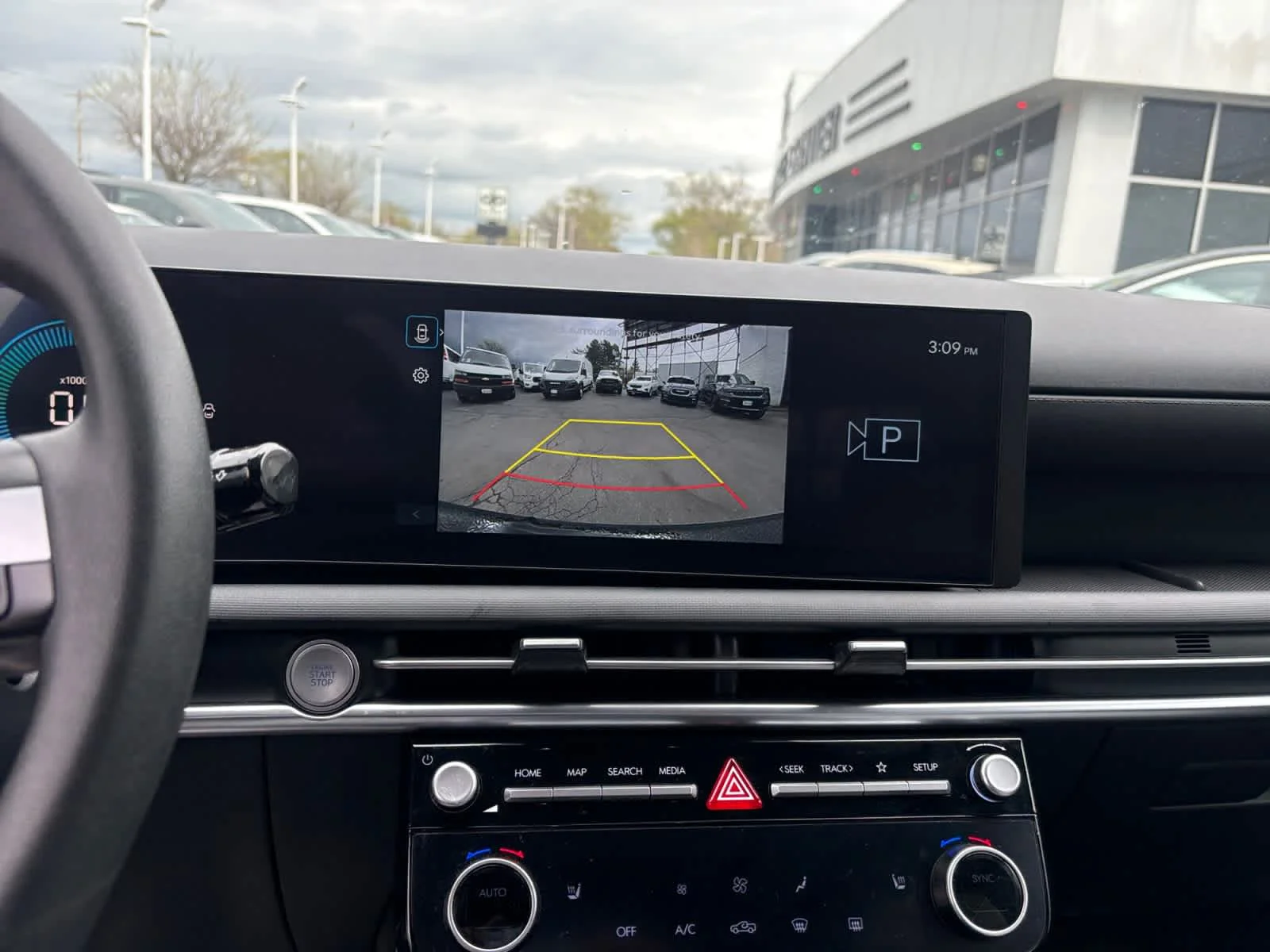 Used 2025 Hampton Gray Hyundai SEL image 19