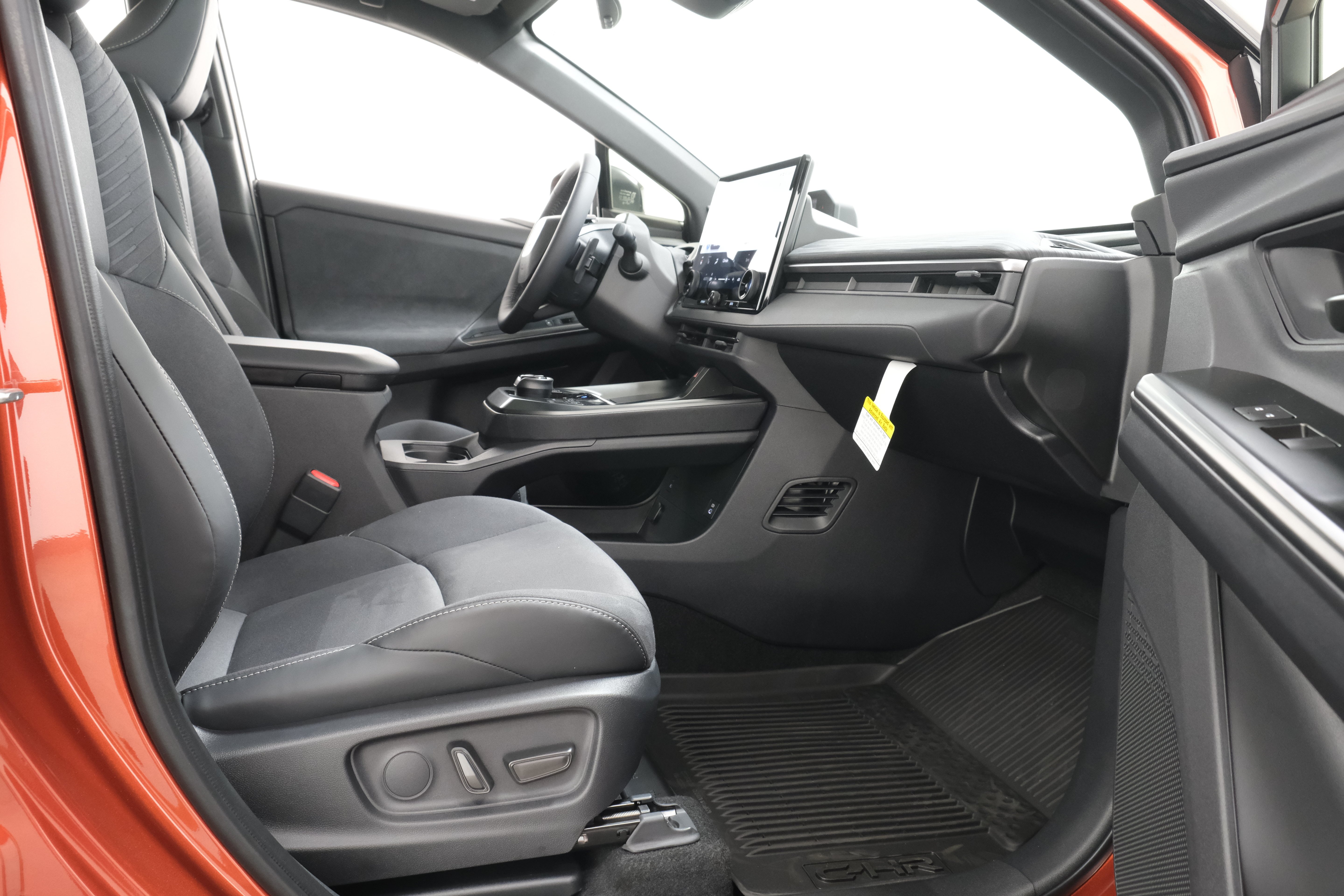 2026 Toyota C-HR XSE - Photo 41