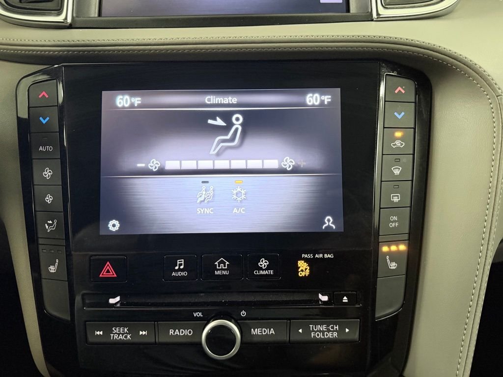 Used 2023 Gray INFINITI LUXE image 18