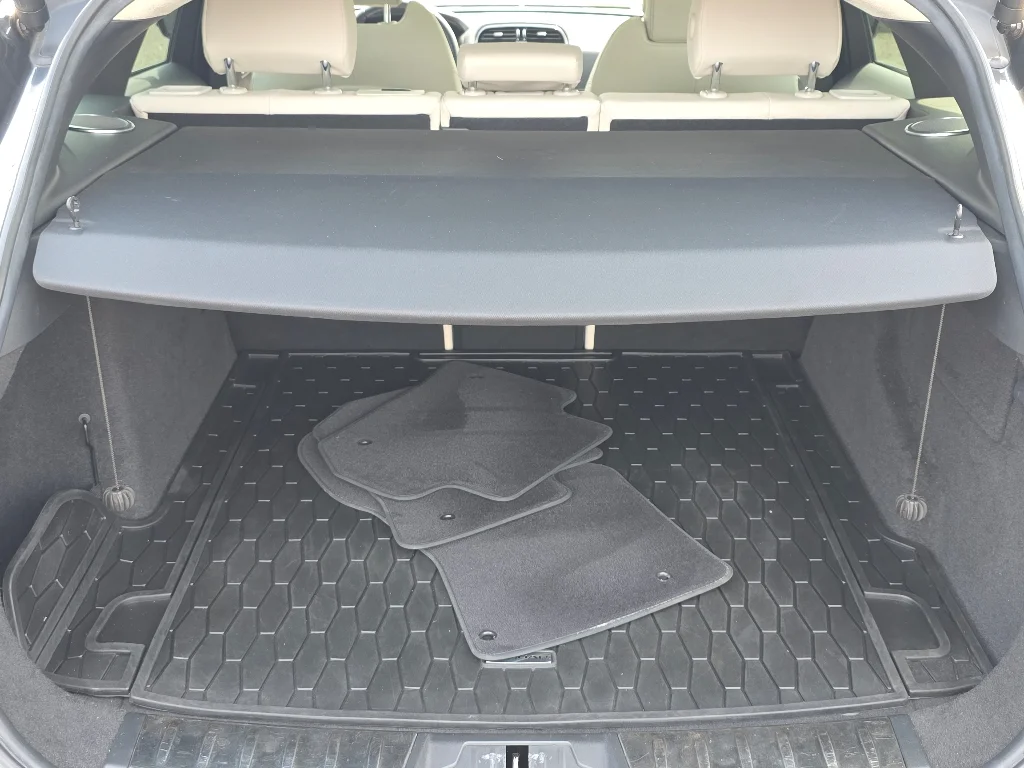 Used 2019 Black Jaguar S image 4