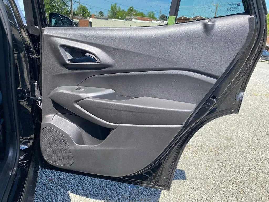 New 2026 Mosaic Black Metallic Chevrolet 2RS image 17