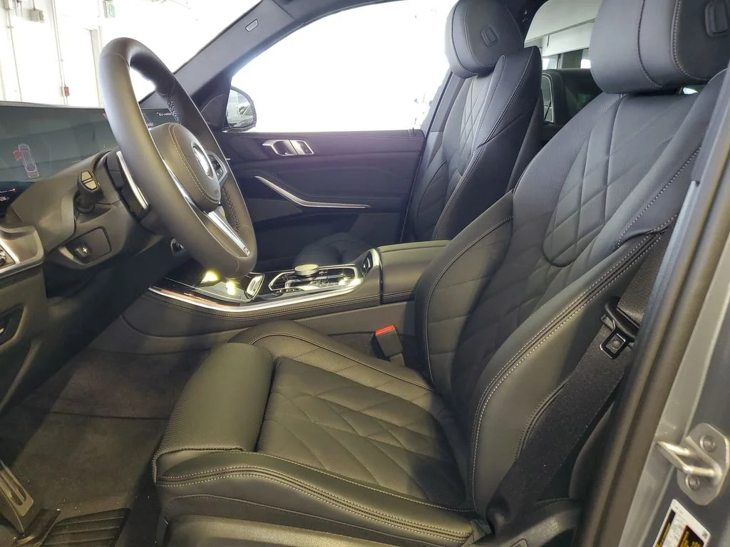Used 2026 Gray BMW sDrive40i image 16