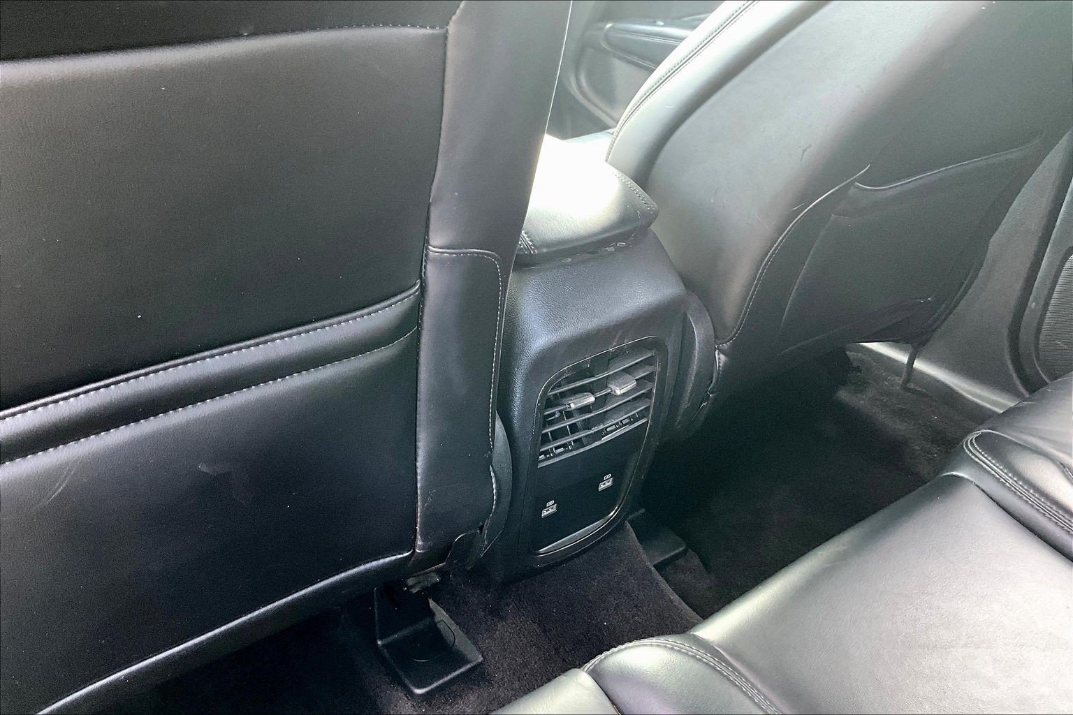 Used 2019 Brown Lincoln Select image 9
