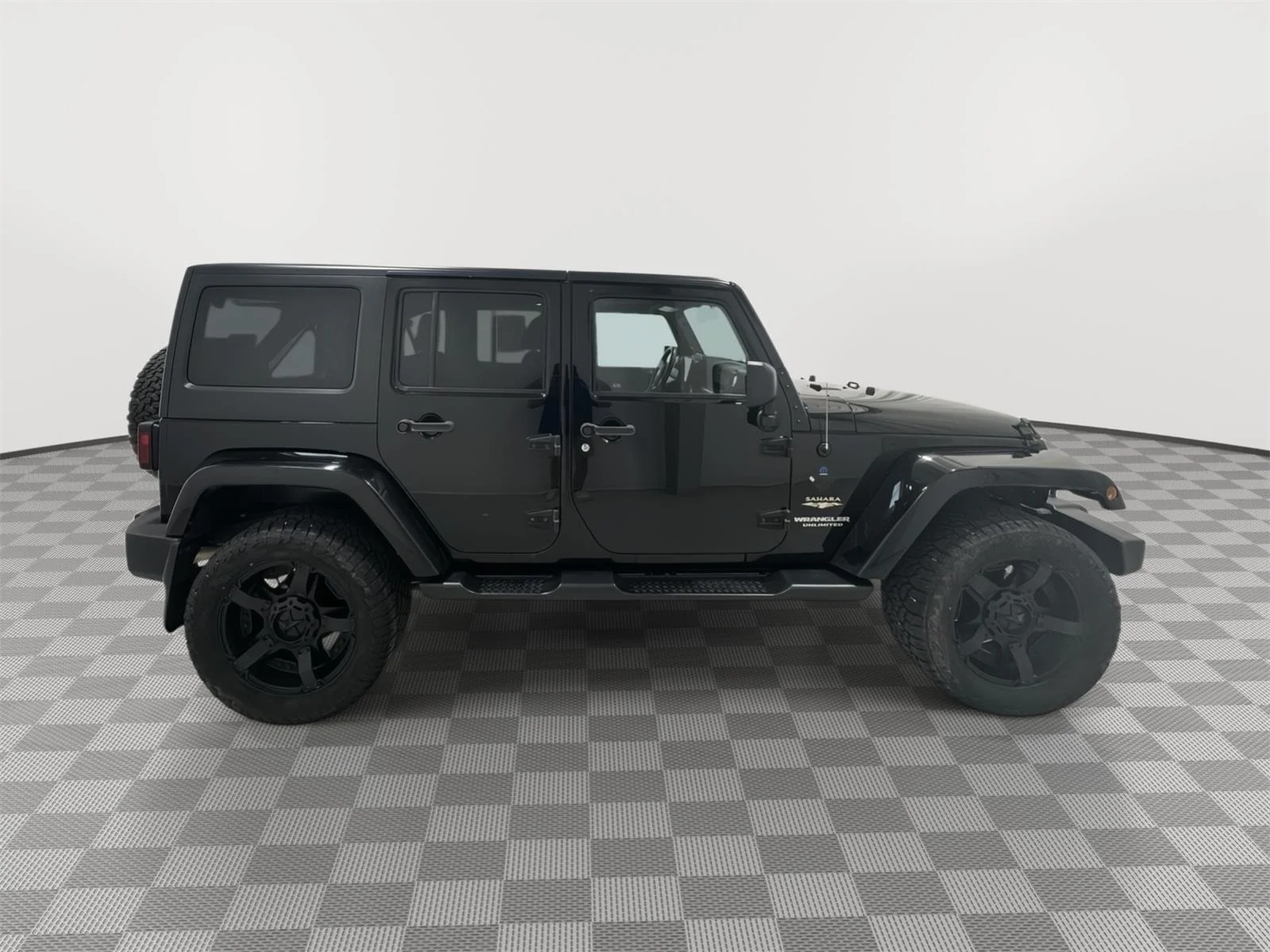 Used 2015 Black Jeep Sahara image 6