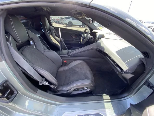 Used 2023 Hypersonic Gray Metallic Chevrolet 2LT image 25