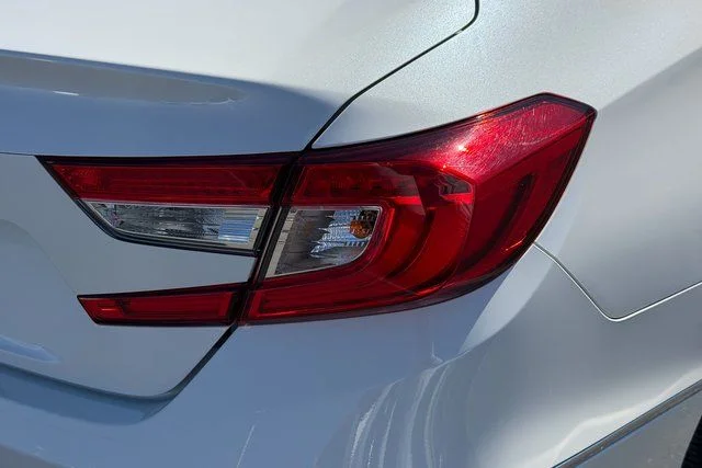 Used 2020 White Honda EX-L image 5